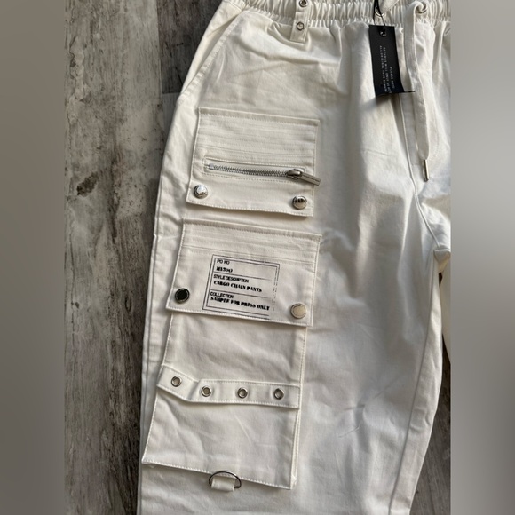 White Cargo Pants with Pocket Details - Picture 2 of 6